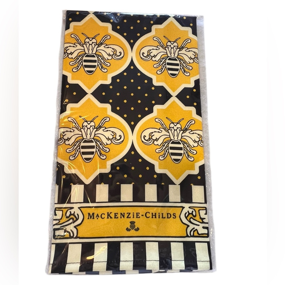 Mackenzie-Childs NWT gorgeous cotton Queen Bee dish towel in a vibrant pattern